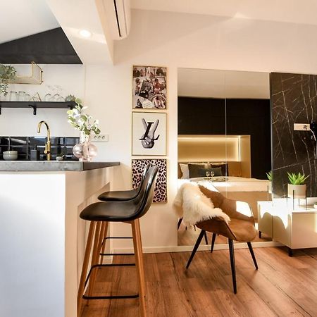 Calea Victoriei Modern Studio - Escape In The City Center Bukarest Eksteriør billede