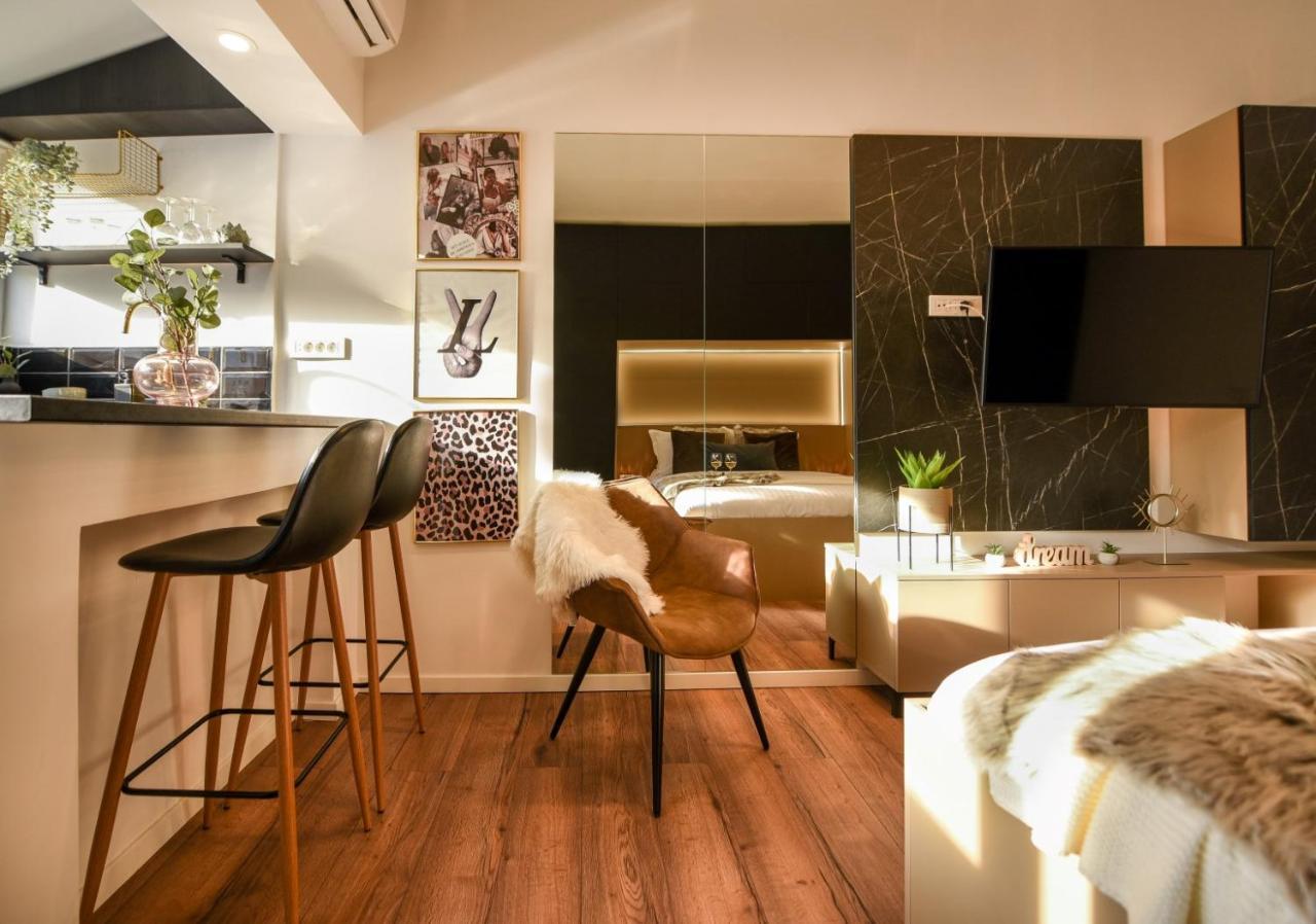 Calea Victoriei Modern Studio - Escape In The City Center Bukarest Eksteriør billede